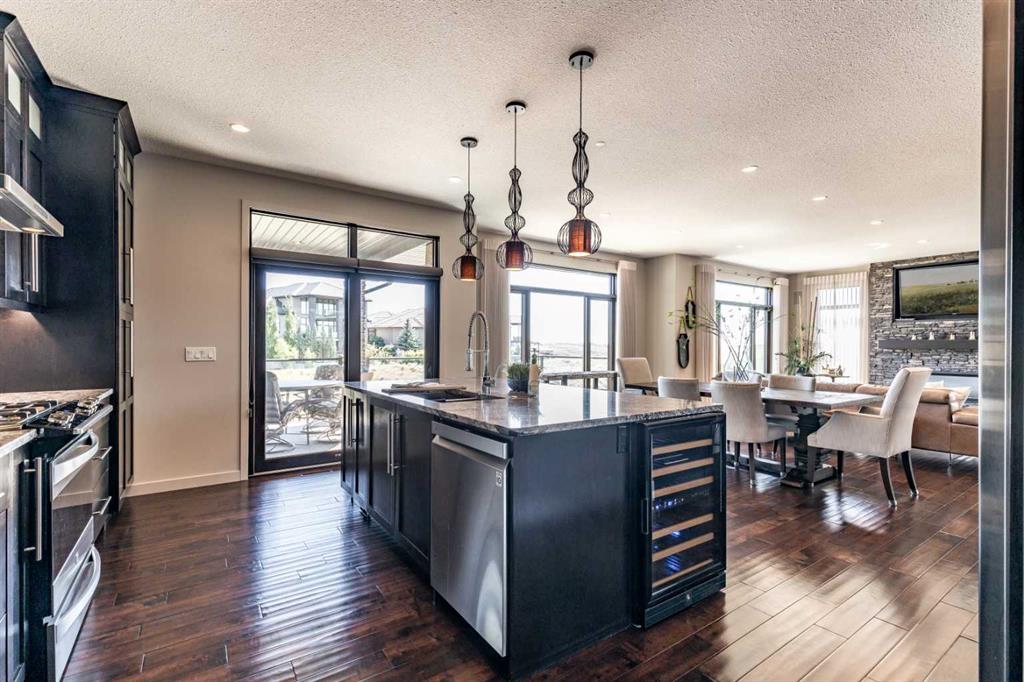 203 Highlands Close 