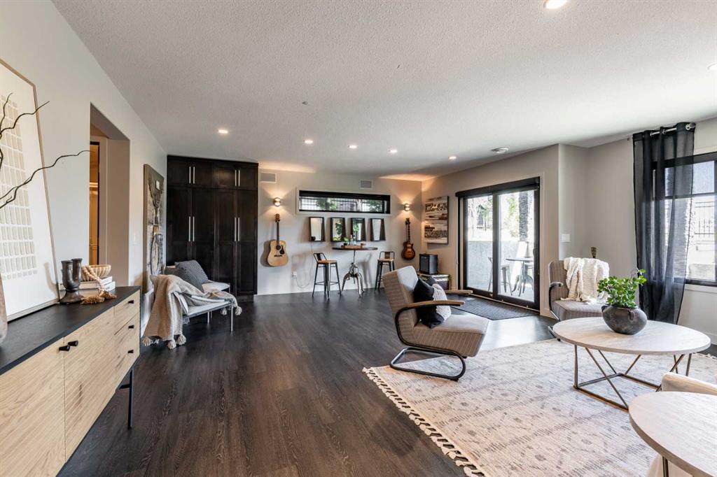 203 Highlands Close 