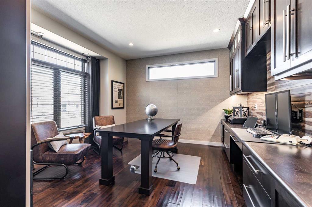203 Highlands Close 