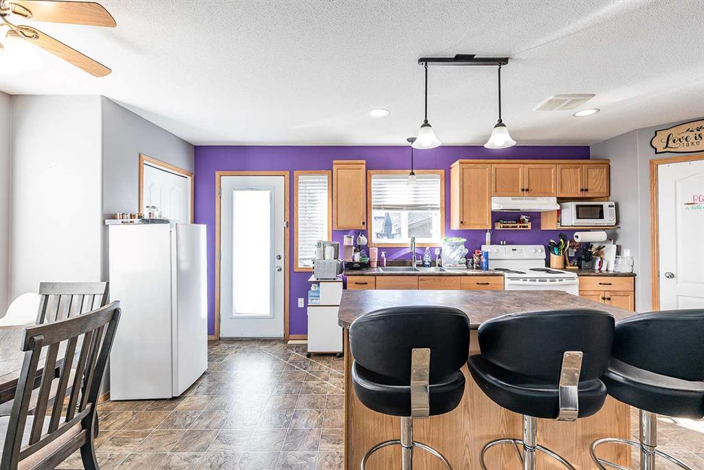 #1 115 3 Street NE