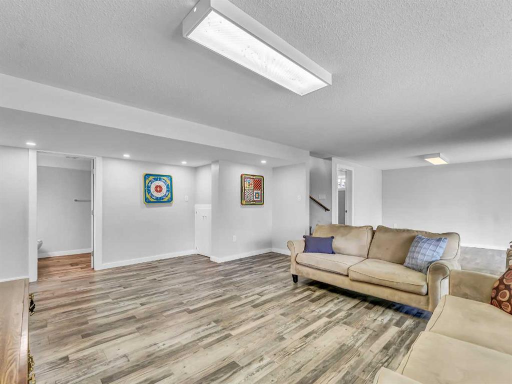 14 Finlay Court SW