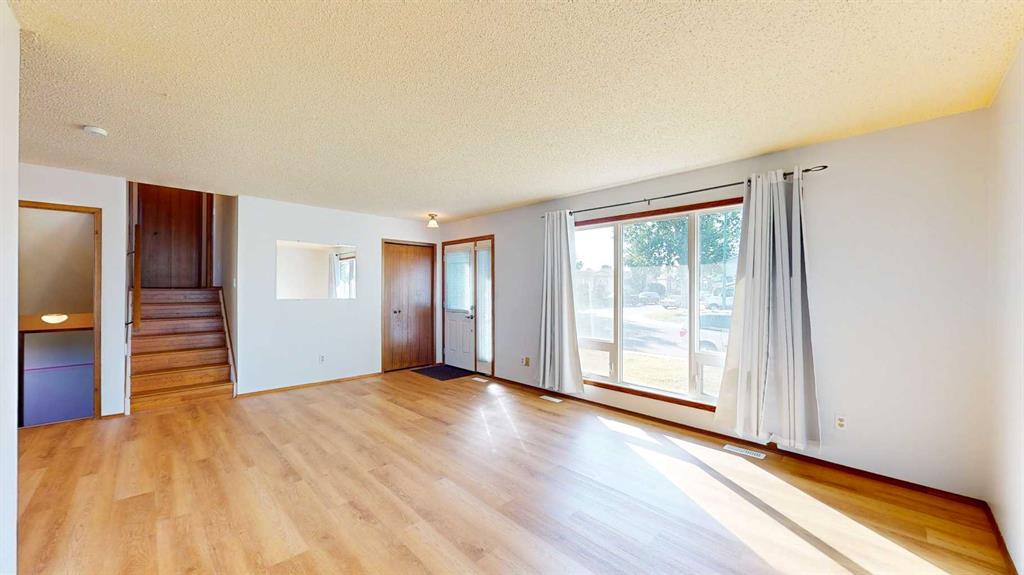 180 Shepherd Crescent SE