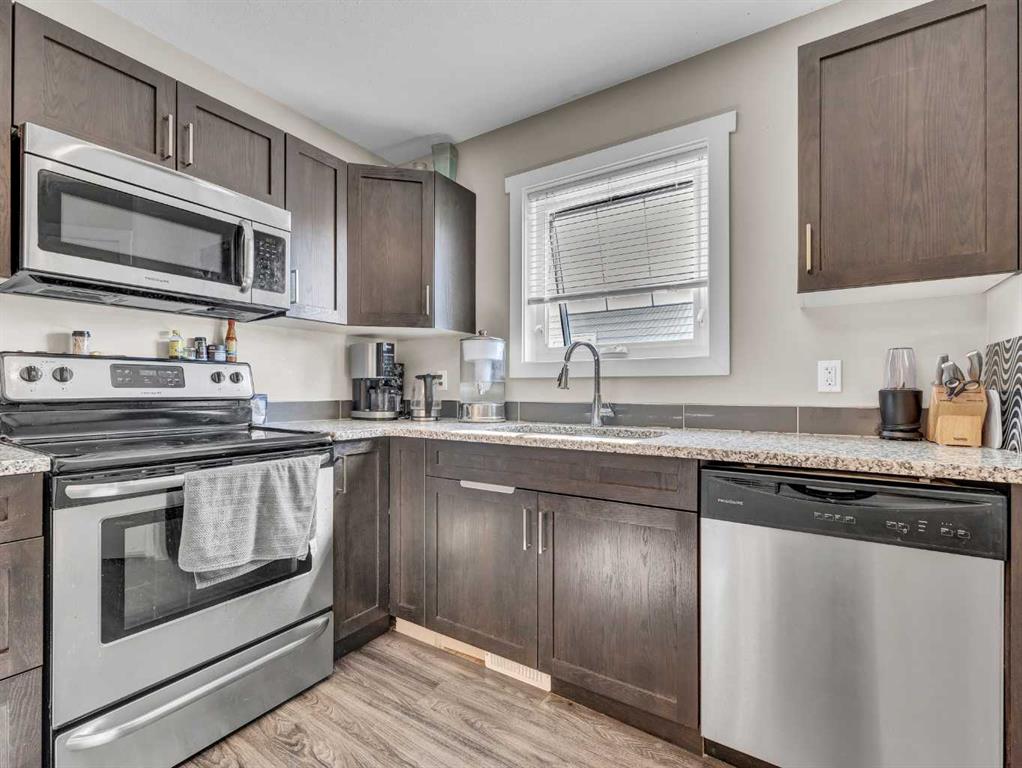 #1-4 206 Ranchview Crescent NE