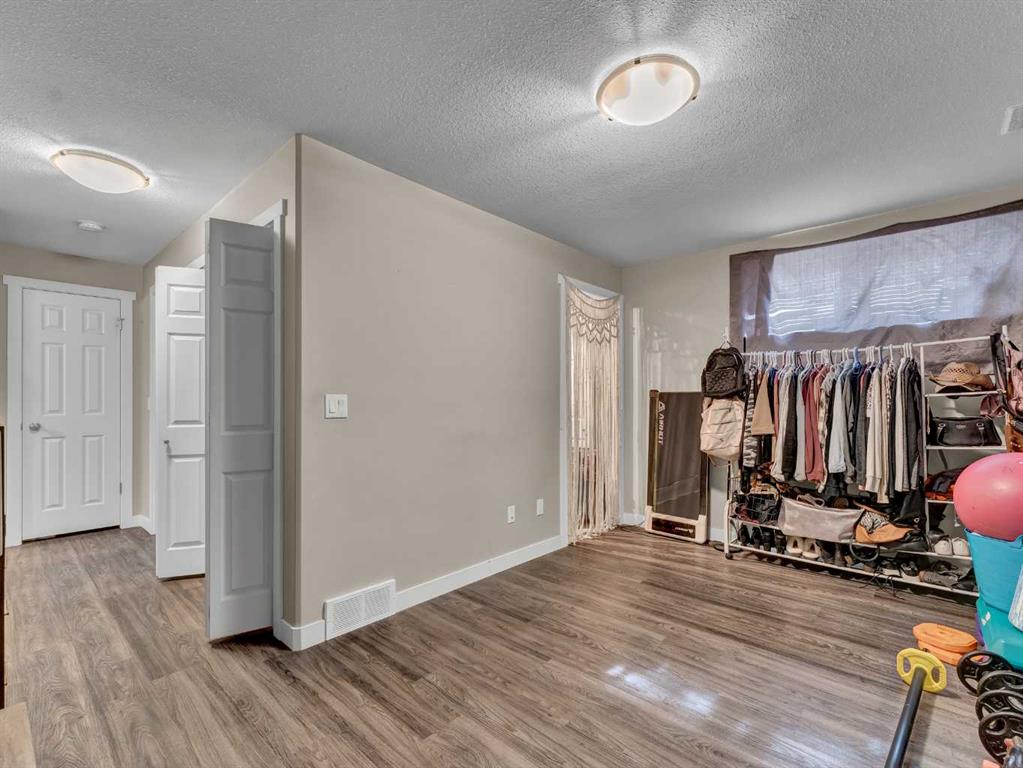#1-4 206 Ranchview Crescent NE