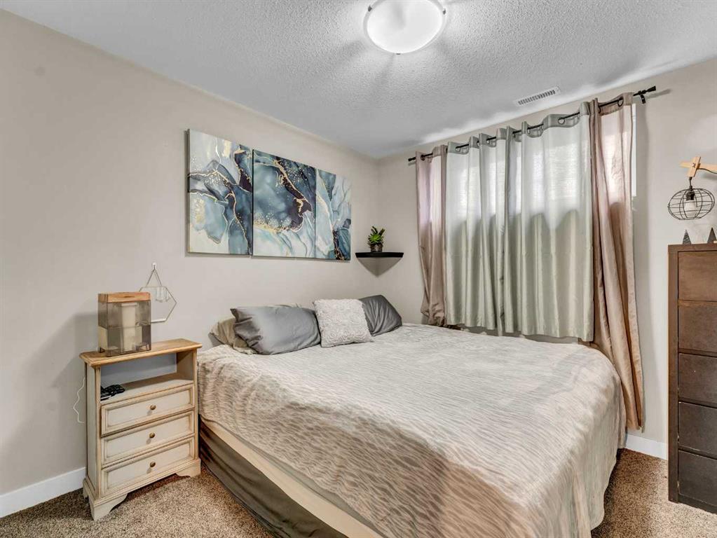 #1-4 206 Ranchview Crescent NE