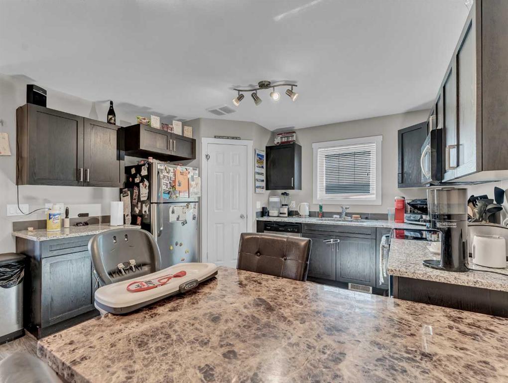 #1-4 206 Ranchview Crescent NE