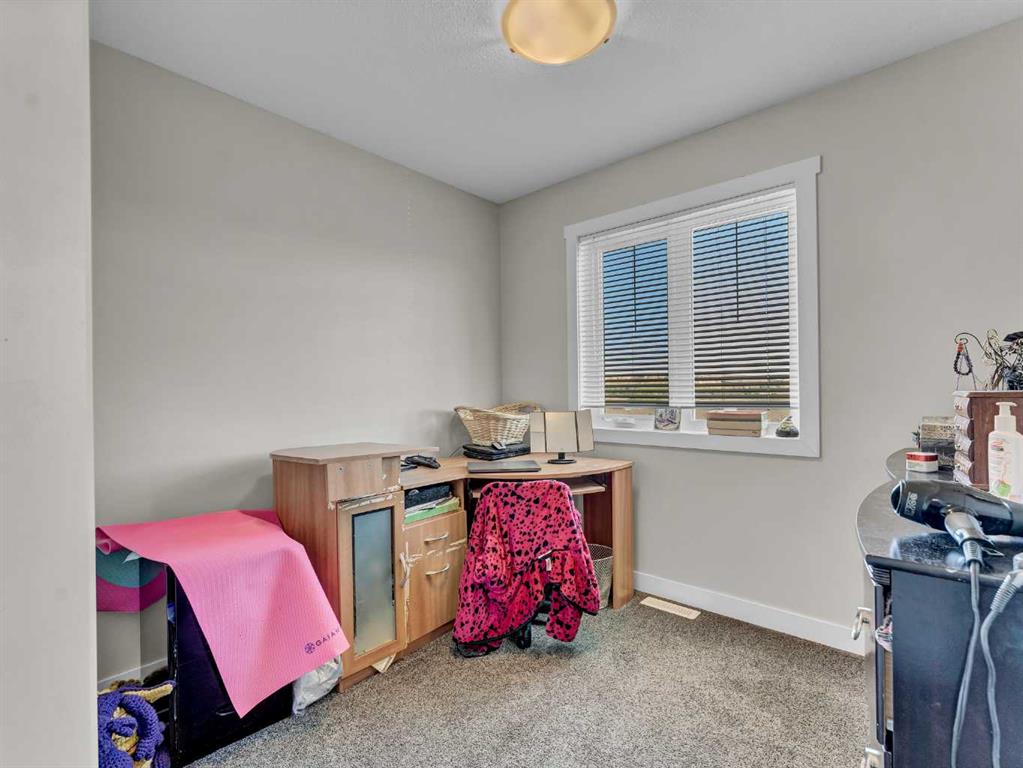 #1-4 206 Ranchview Crescent NE