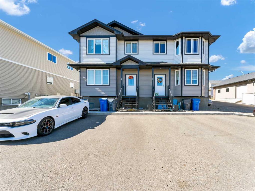 #1-4 206 Ranchview Crescent NE
