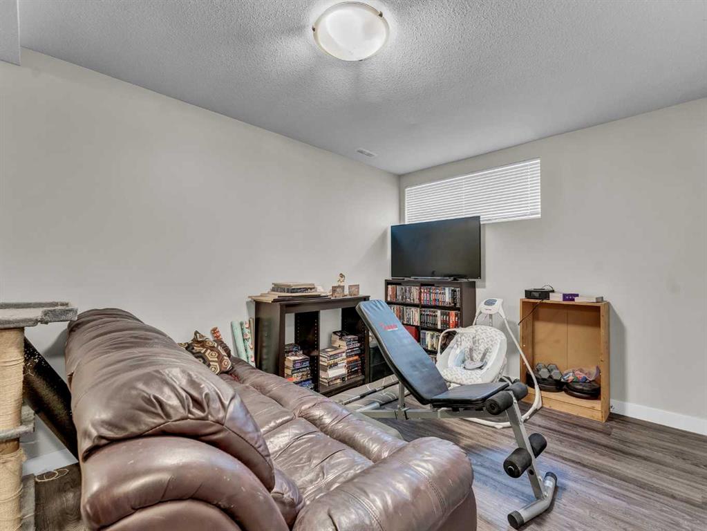 #1-4 206 Ranchview Crescent NE