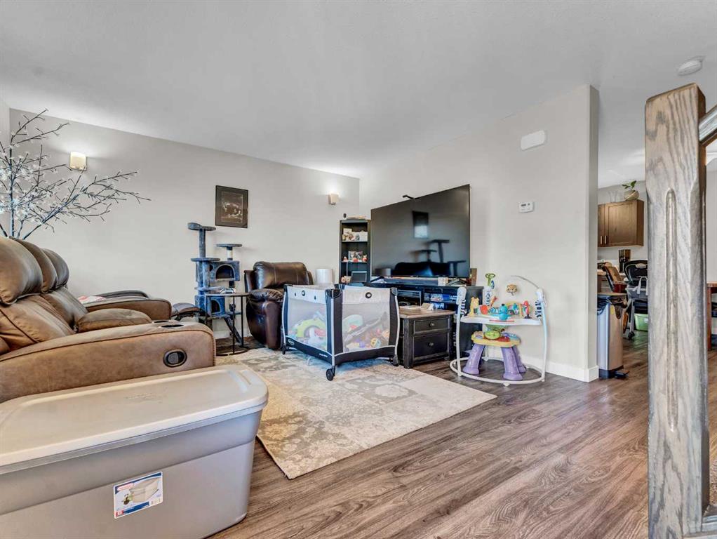 #1-4 206 Ranchview Crescent NE