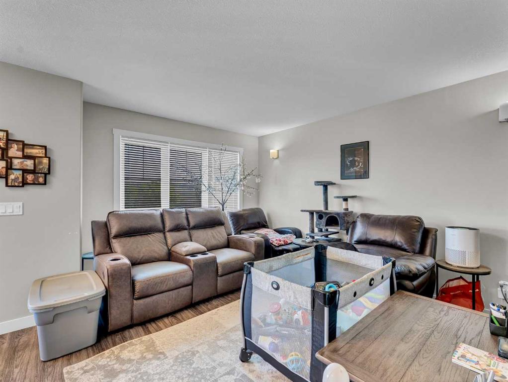 #1-4 206 Ranchview Crescent NE