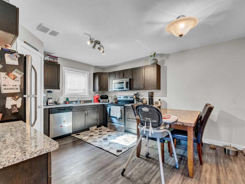 #1-4 206 Ranchview Crescent NE