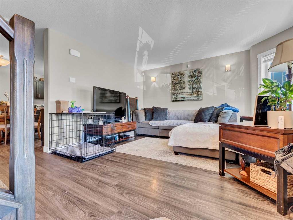 #1-4 206 Ranchview Crescent NE