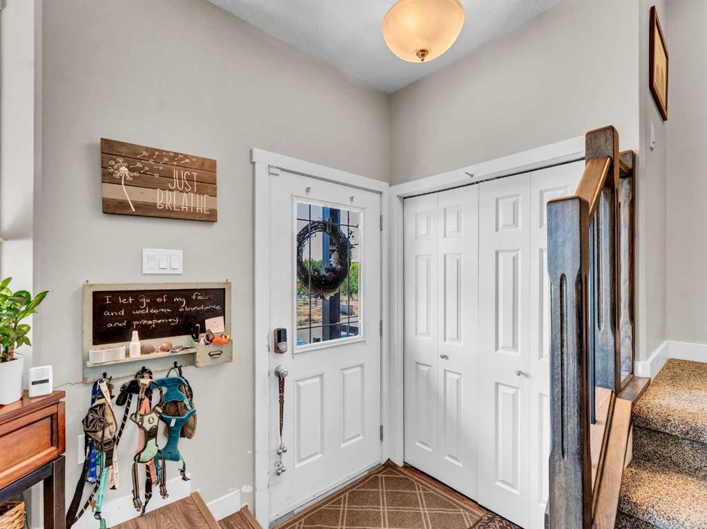 #1-4 206 Ranchview Crescent NE