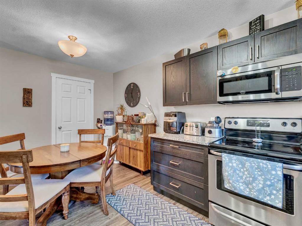 #1-4 206 Ranchview Crescent NE