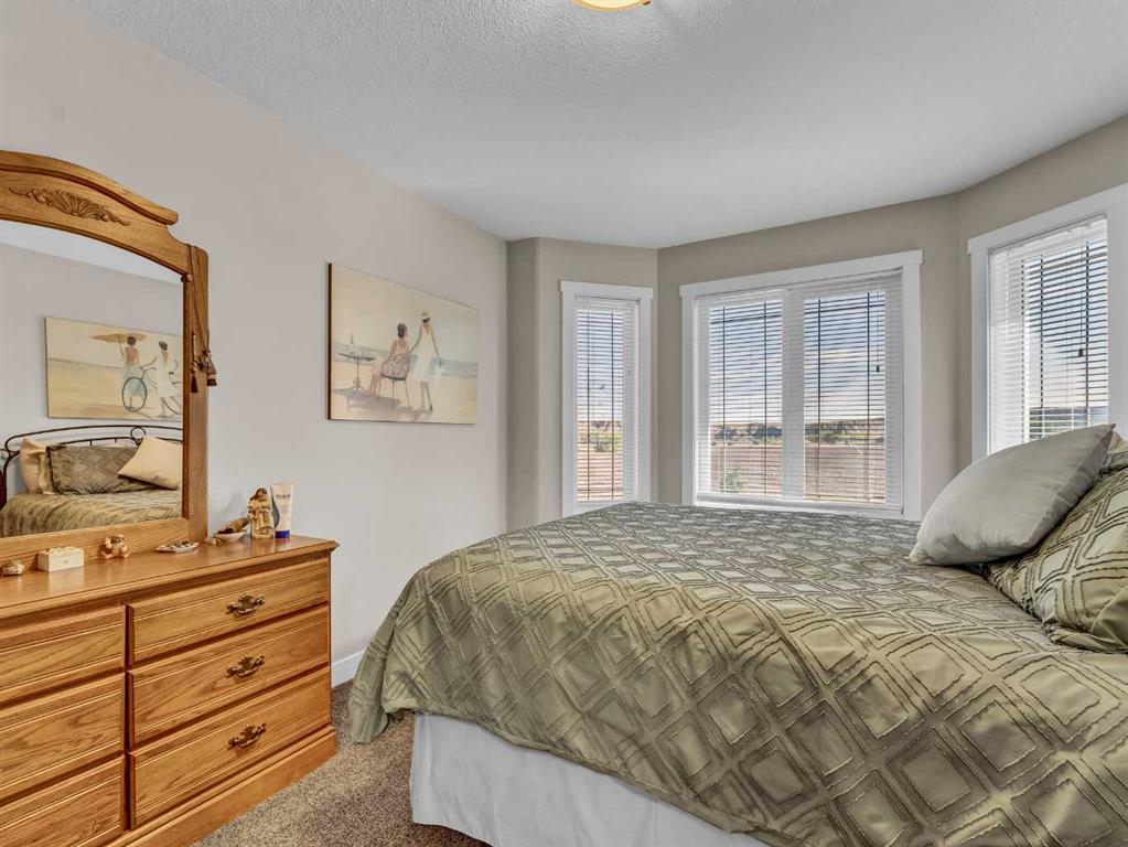 #1-4 206 Ranchview Crescent NE