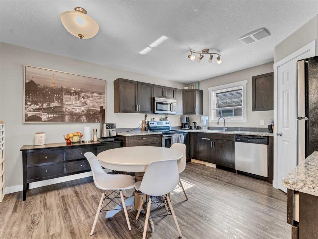 #1-4 206 Ranchview Crescent NE