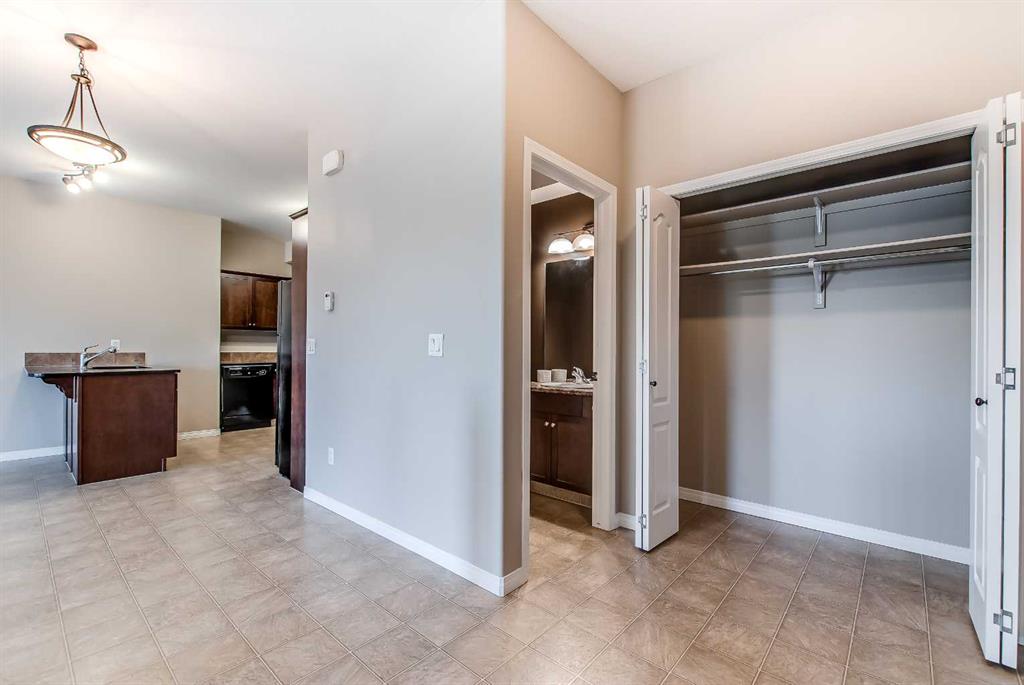 #32 298 Somerset Way SE