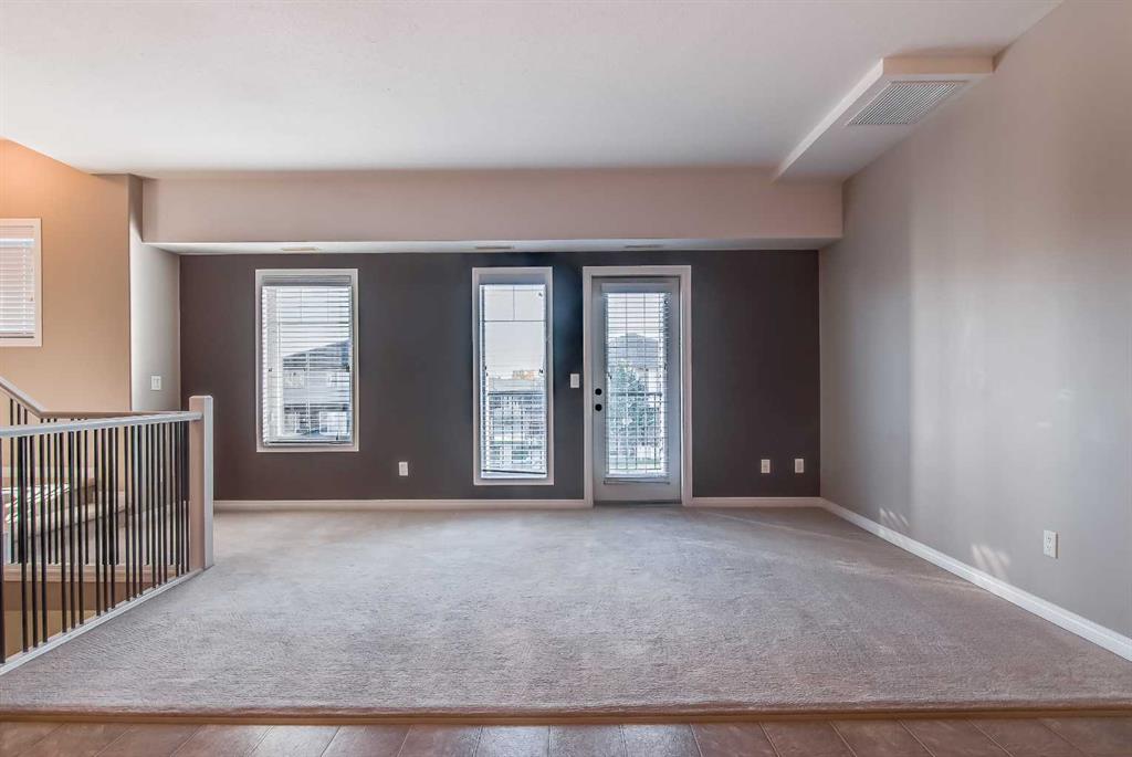 #32 298 Somerset Way SE