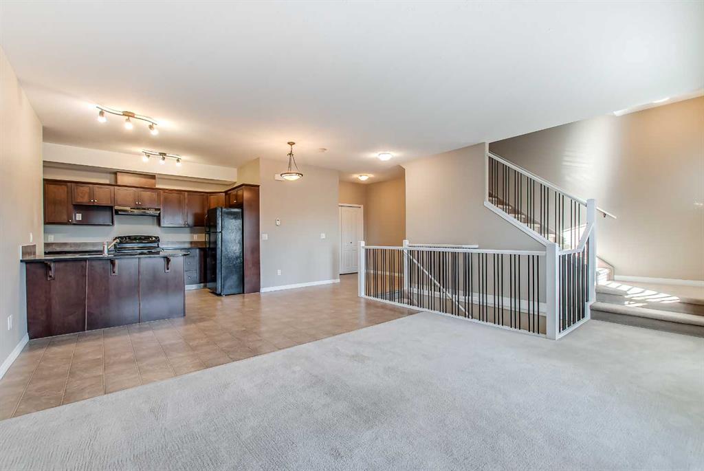#32 298 Somerset Way SE