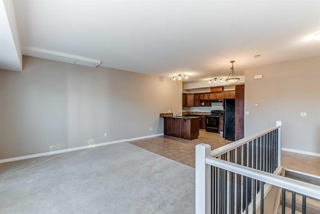 #32 298 Somerset Way SE