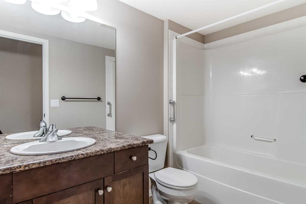 #32 298 Somerset Way SE