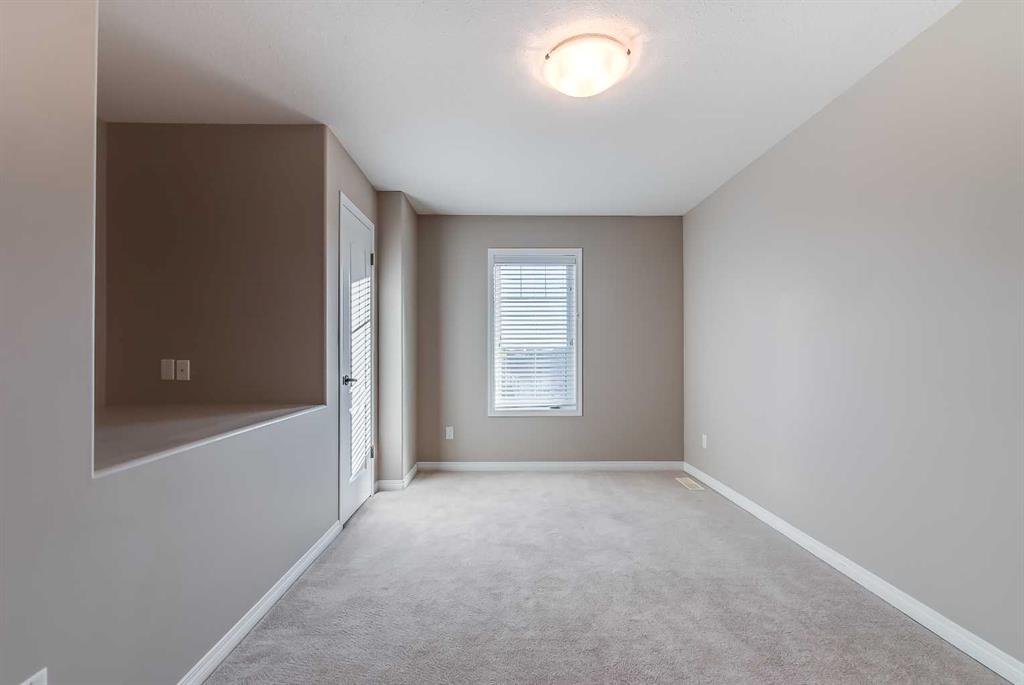 #32 298 Somerset Way SE