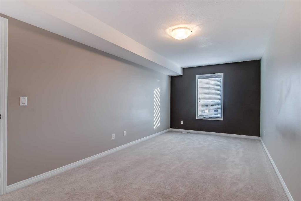 #32 298 Somerset Way SE