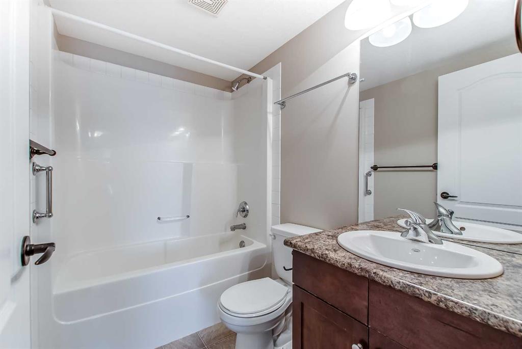 #32 298 Somerset Way SE