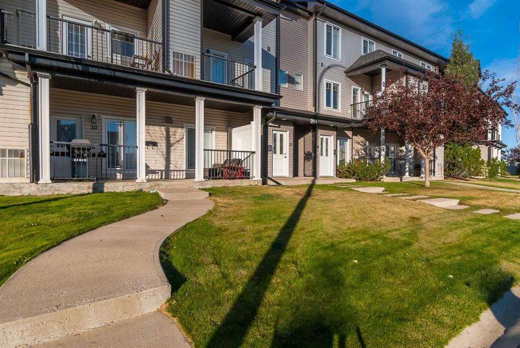 #32 298 Somerset Way SE