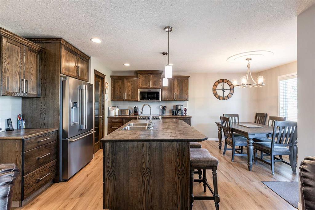 16 Ranchview Way NE