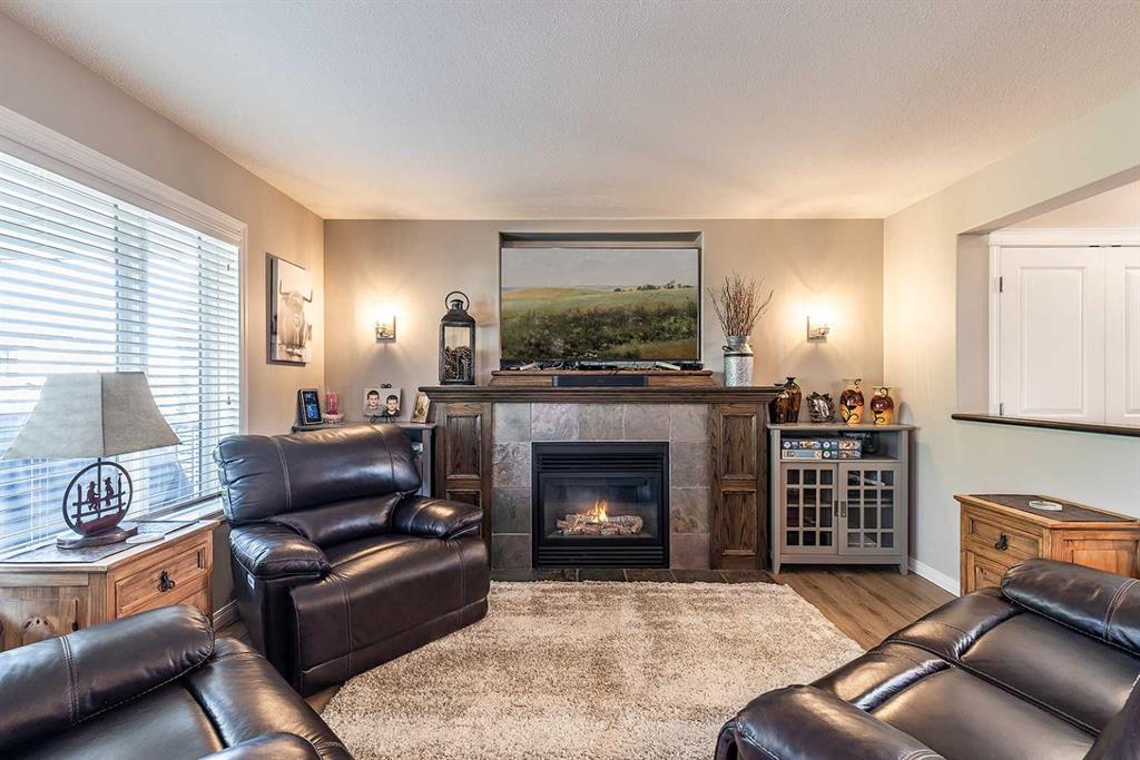 16 Ranchview Way NE