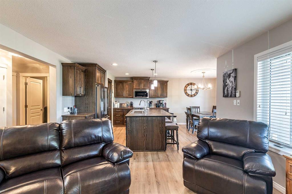 16 Ranchview Way NE