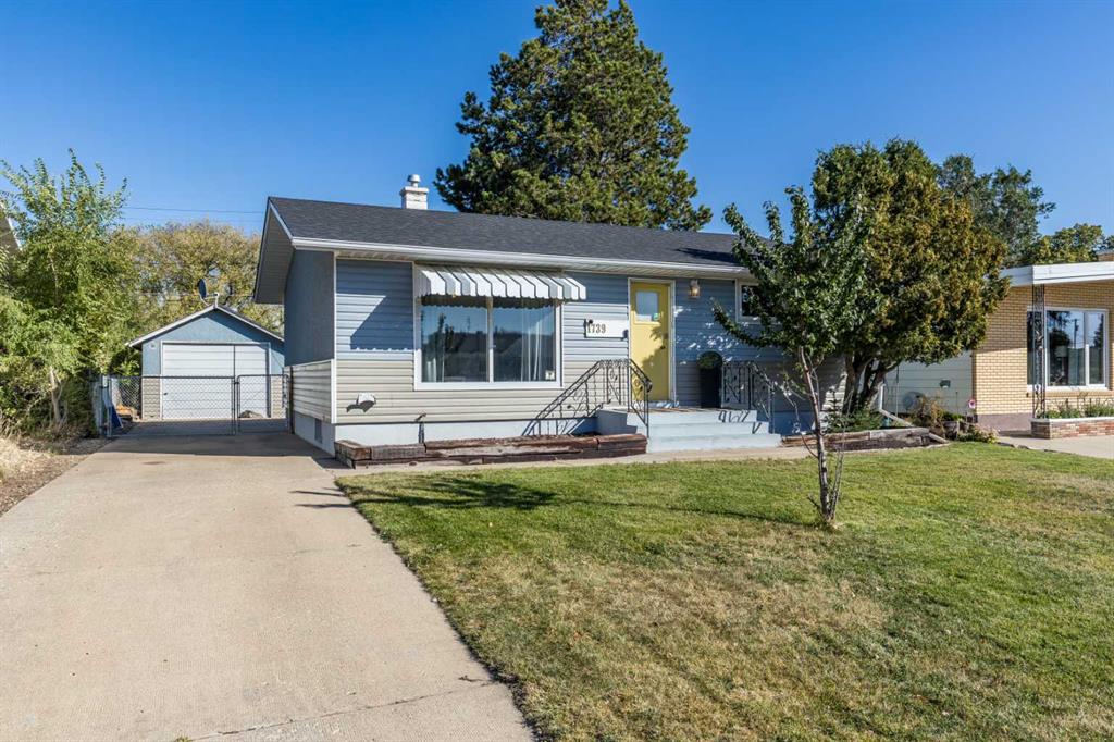 1739 17 Avenue SE, Medicine Hat