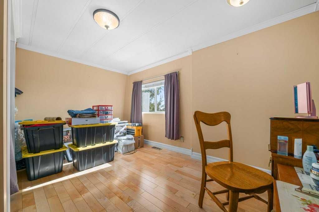 12323 Range Road 74  