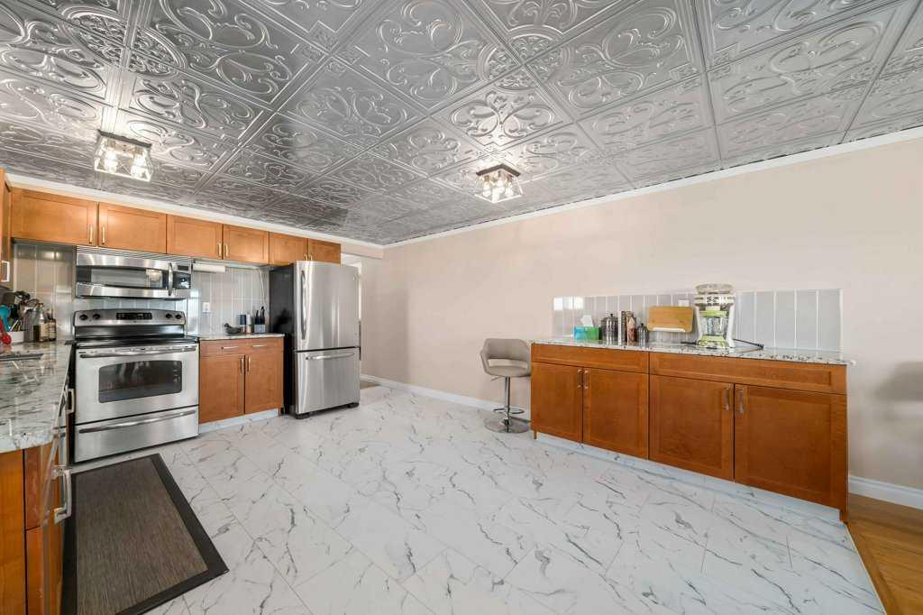 12323 Range Road 74  
