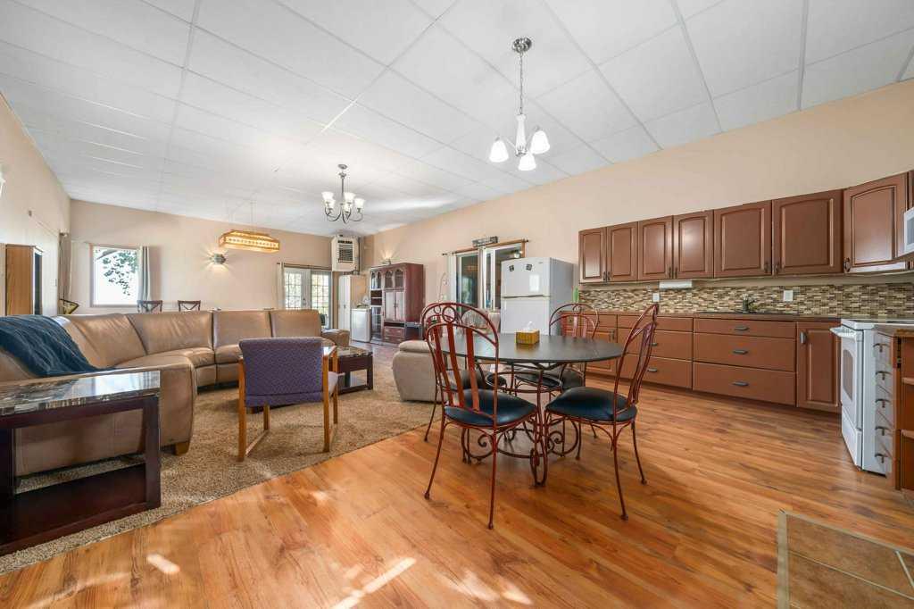 12323 Range Road 74  