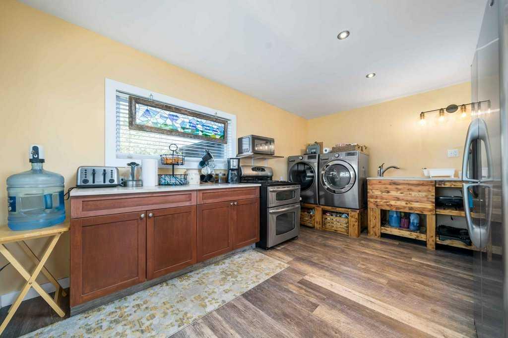 12323 Range Road 74  