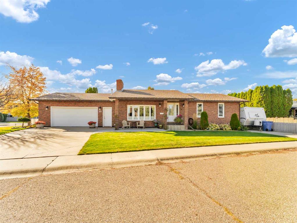 25 East Glen Crescent SE, Medicine Hat
