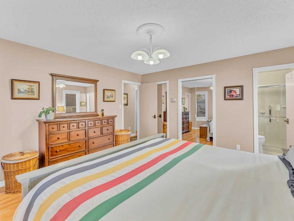 25 East Glen Crescent SE