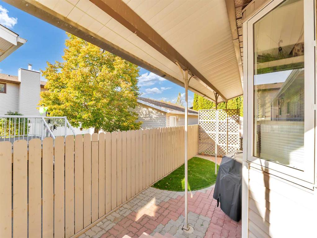 25 East Glen Crescent SE