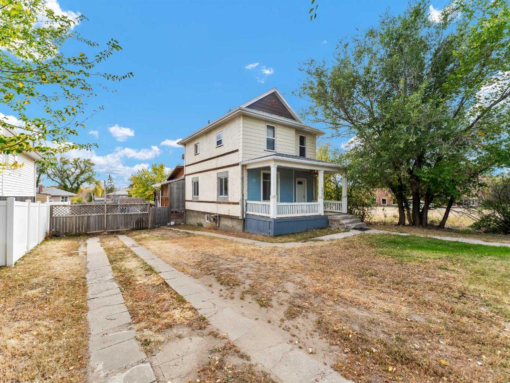 261 4 Street SW, Medicine Hat