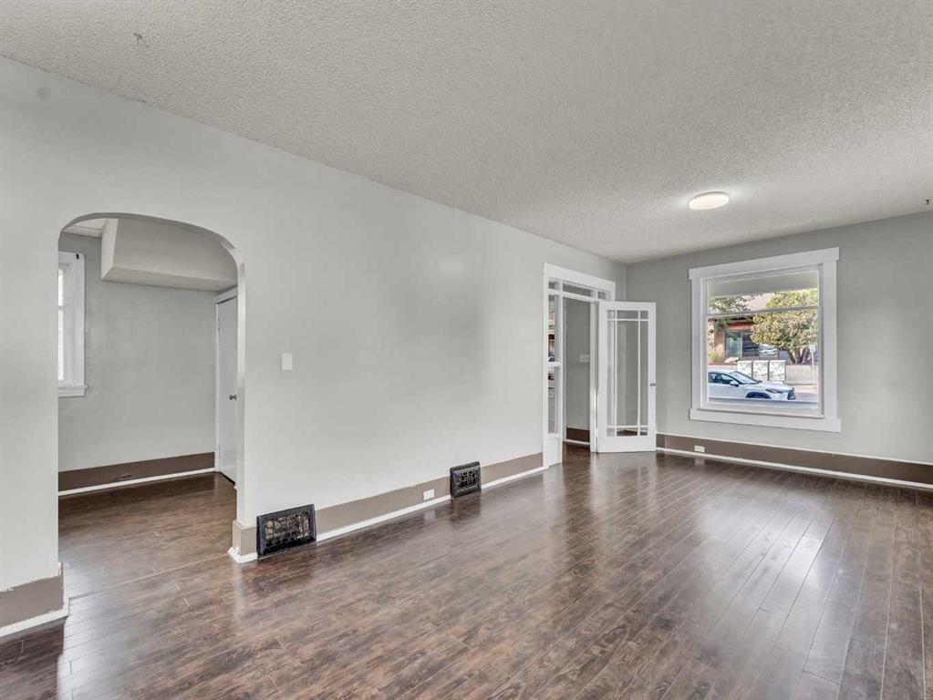 261 4 Street SW