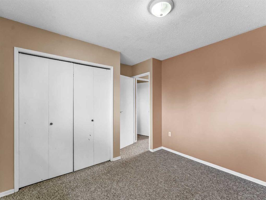 90 Simpson Crescent SE