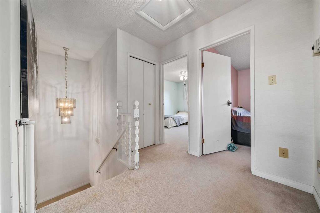 19 Violet Court SE