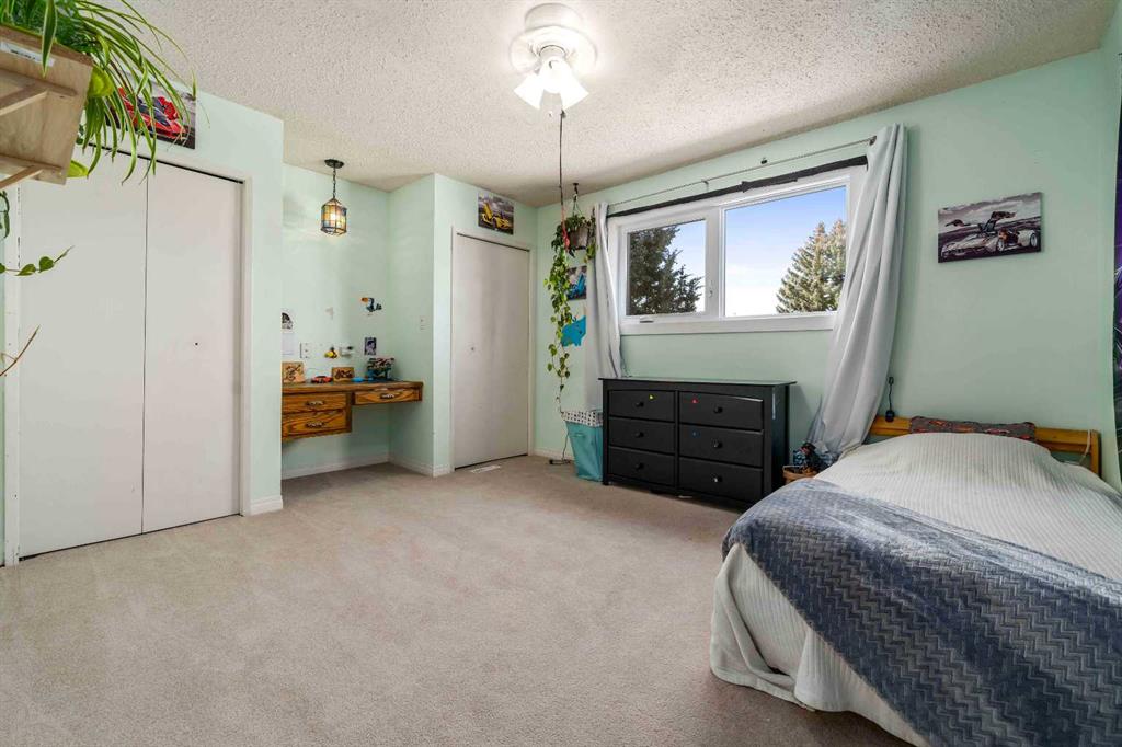 19 Violet Court SE