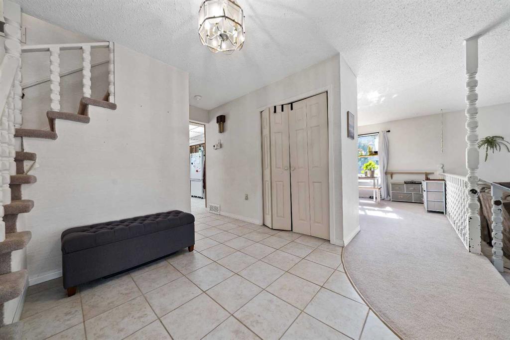19 Violet Court SE