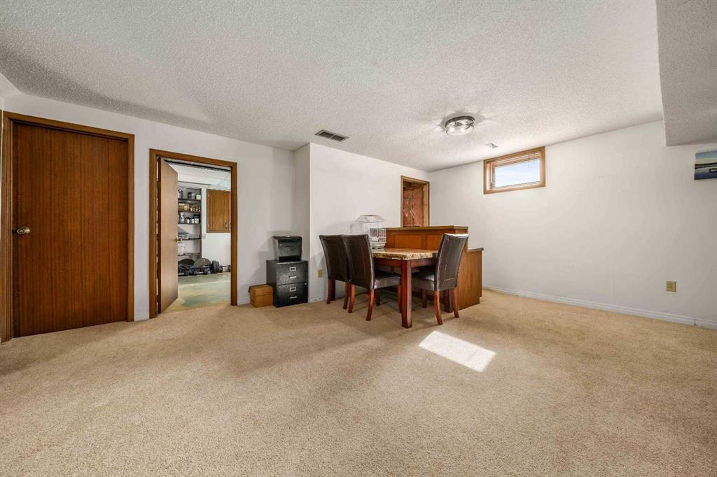 19 Violet Court SE
