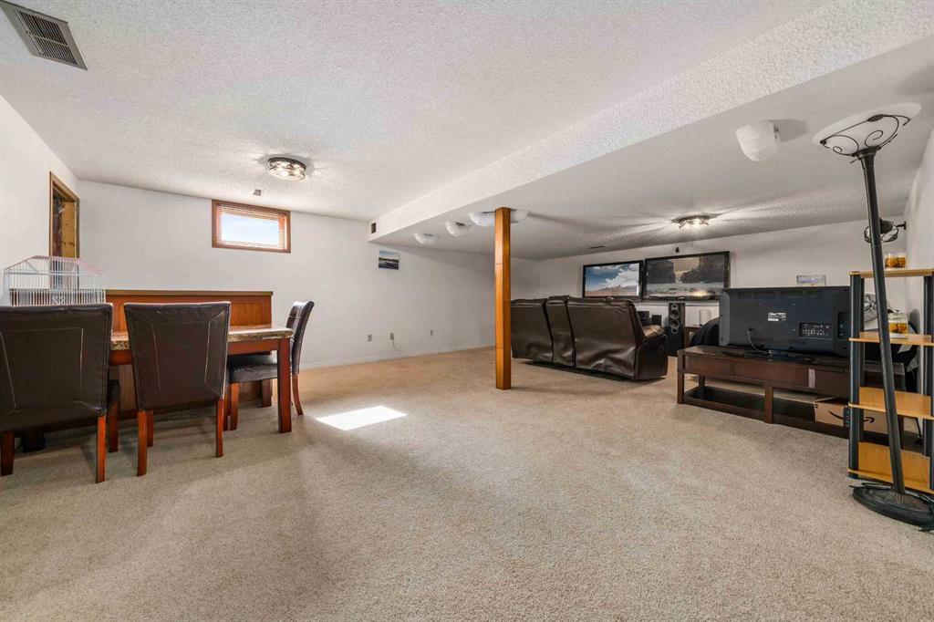 19 Violet Court SE