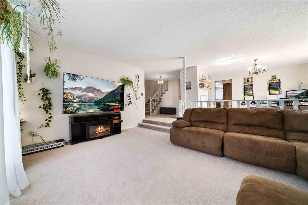 19 Violet Court SE